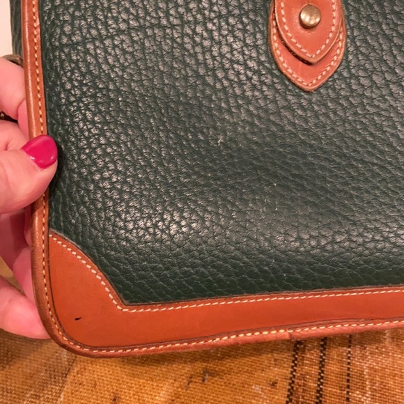 Vintage Dooney & Bourke All-Weather Leather R94 Small Surrey Camera Bag - Picture 3 of 15